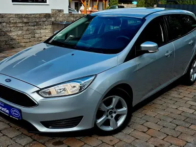 Używany Ford Focus 105 KM (77 kW) 2017 Srebrny Kombi