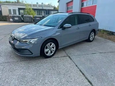 Gebraucht VW Golf VIII Life 150 PS (110 kW) 2021 Grau Kombi