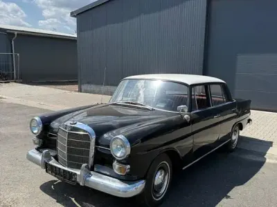 Gebraucht Mercedes 190 80 PS (58 kW) 1962 Schwarz Limousine