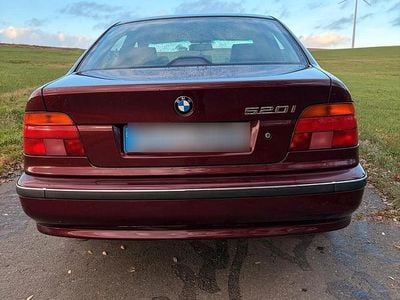 Gebraucht BMW 520 150 PS (110 kW) 1999 Rot Limousine