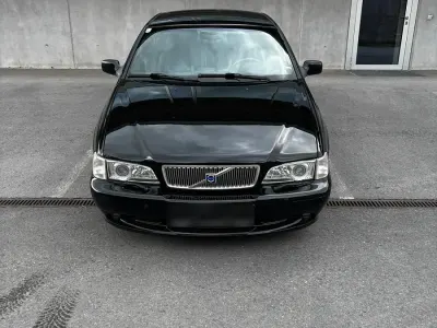 Używany Volvo C70 239 KM (175 kW) 2001 Czarny Coupe