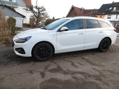 Gebraucht Hyundai i30 Trend 160 PS (117 kW) 2020 Weiß Kombi
