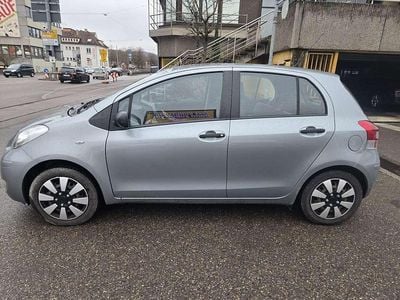 Gebraucht Toyota Yaris Cool 69 PS (50 kW) 2011 Medium silver metallic Kleinwagen