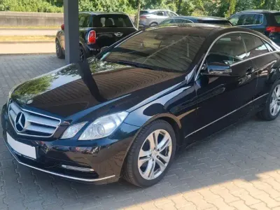 Gebraucht Mercedes E220 170 PS (125 kW) 2012 Schwarz Coupé