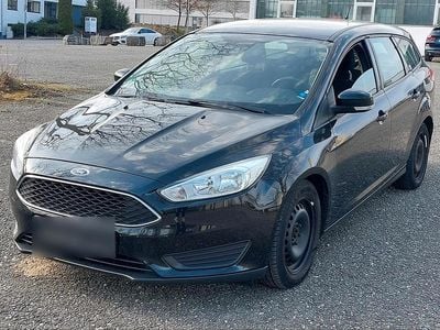 Gebraucht Ford Focus 105 PS (77 kW) 2015 Schwarz Kombi