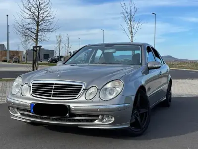 Gebraucht Mercedes E220 150 PS (110 kW) 2004 Grau Limousine