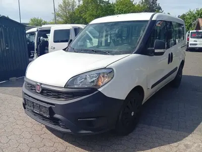 Usata Fiat Doblò Basis 90 CV (66 kW) 2015 Bianco Monovolume