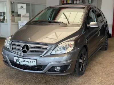 Gebraucht Mercedes B180 109 PS (80 kW) 2010 Grau Van / Kleinbus