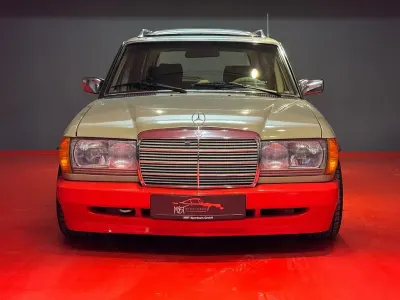 Gebraucht Mercedes E230 136 PS (100 kW) 1984 Grün Limousine