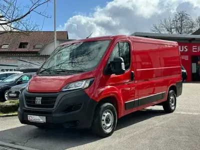 Gebraucht Fiat Ducato 140 PS (102 kW) 2022 Rot Van