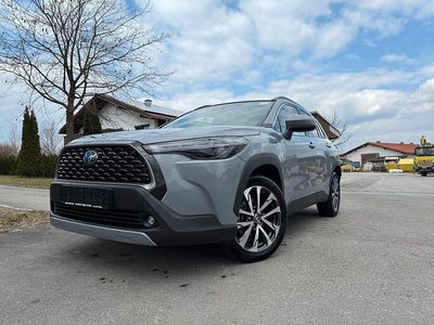 Gebraucht Toyota Corolla Cross 140 PS (102 kW) 2023 Grau SUV