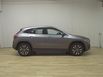 Gebraucht Mercedes GLA180 Style 116 PS (85 kW) 2022 Grau SUV
