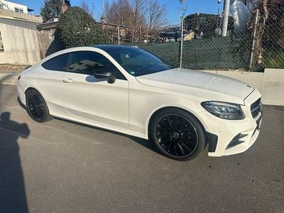 Gebraucht Mercedes C220 AMG 194 PS (142 kW) 2022 Weiß Coupé