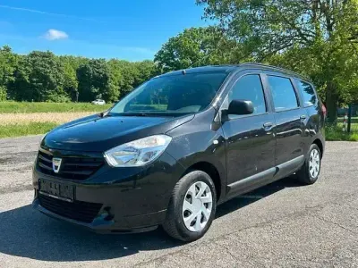 Używany Dacia Lodgy Ambiance 102 KM (75 kW) 2015 Czarny Minivan