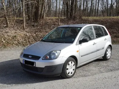 Gebraucht Ford Fiesta Ambiente 60 PS (44 kW) 2006 Silber Kleinwagen