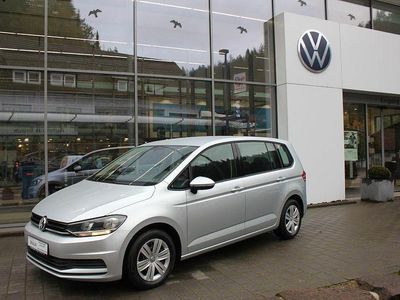 Reflexsilber Gebraucht 2018 VW Touran Trendline Van / Kleinbus | 14.990 € (Fairer Preis)