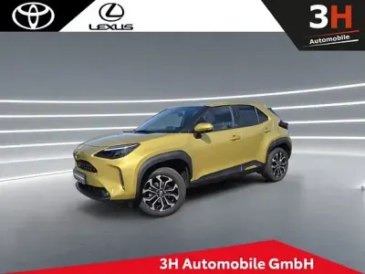 Gebraucht Toyota Yaris Hybrid Connect Style 116 PS (85 kW) 2022 Warm gold metallic