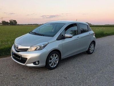 Gebraucht Toyota Yaris Edition 99 PS (72 kW) 2013 Silber Kleinwagen