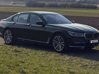 Gebraucht BMW 740 Shadowline 320 PS (235 kW) 2016 Schwarz Limousine