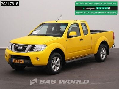 Second-hand Nissan Navara 190 CP (139 kW) 2016 Galben Pickup