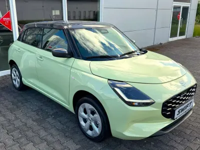Neu Suzuki Swift Comfort 83 PS (61 kW) 2026 Cool yellow/ mineral gray met. Kleinwagen