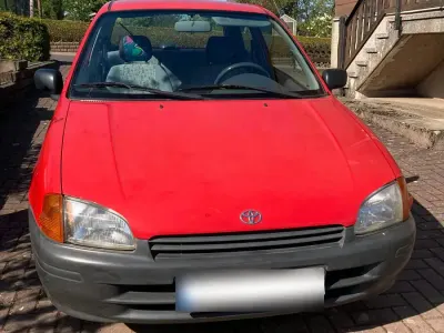 Brugt Toyota Starlet 69 HK (50 kW) 1996 Rød Hatchback