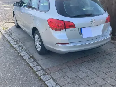 Gebraucht Opel Astra Eco 110 PS (80 kW) 2014 Silber Limousine