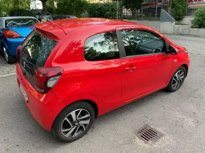 Gebraucht Peugeot 108 Active 82 PS (60 kW) 2016 Rot Limousine