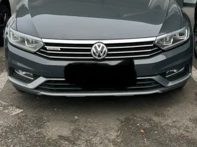 Gebraucht VW Passat Alltrack 190 PS (139 kW) 2018 Grau Kombi