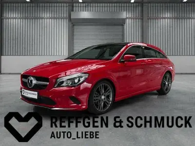 Gebraucht Mercedes CLA200 Shooting Brake 156 PS (114 kW) 2016 Rot Kombi