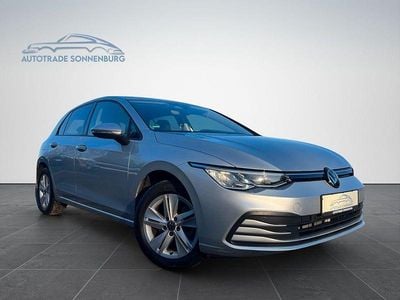 Silber Gebraucht 2024 VW Golf VIII Life Limousine | 24.990 € (Guter Preis)