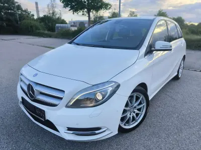 Gebraucht Mercedes B180 109 PS (80 kW) 2013 Weiß Kleinwagen