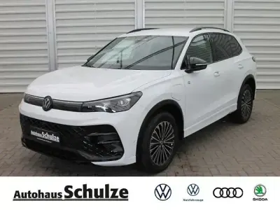Gebraucht VW Tiguan R-line 177 PS (130 kW) 2026 Weiß SUV