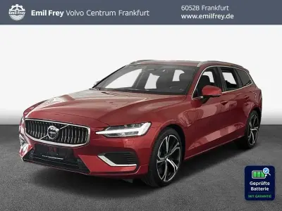 Gebraucht Volvo V60 Plus 257 PS (189 kW) 2025 Fusion red Kombi