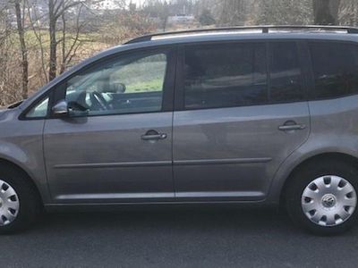 Gebraucht VW Touran 140 PS (102 kW) 2010 Grau Van / Kleinbus