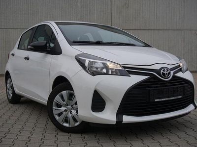 Gebraucht Toyota Yaris 69 PS (50 kW) 2015 Super white 2 Kleinwagen