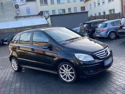 Schwarz Gebraucht 2006 Mercedes B170 Van / Kleinbus | 2.350 € (Fairer Preis)