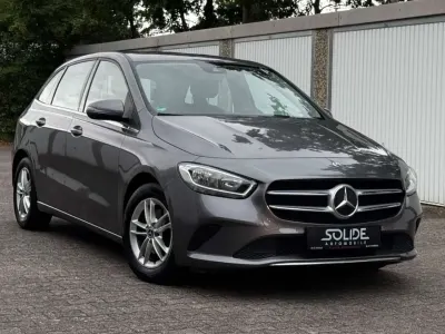 Gebraucht Mercedes B180 136 PS (100 kW) 2019 Grau Kleinwagen
