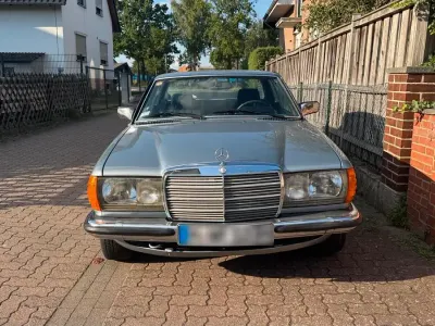 Gebraucht Mercedes 230 136 PS (100 kW) 1982 Coupé