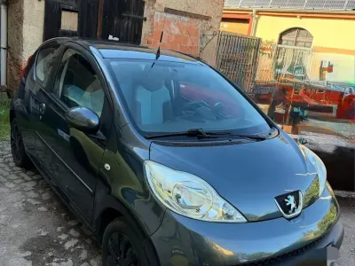 Gebraucht Peugeot 107 68 PS (50 kW) 2008 Kleinwagen
