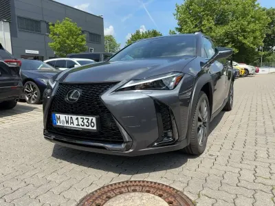 Gebraucht Lexus UX 300h Sport Design Packet 199 PS (146 kW) 2025 Obsidiangrau SUV