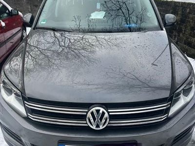 Grau Gebraucht 2014 VW Tiguan Trendline SUV | 8.900 € (Guter Preis)