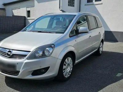 Gebraucht Opel Zafira 125 PS (91 kW) 2012 Silber Van / Kleinbus