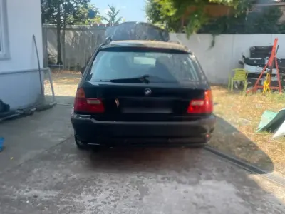 Gebraucht BMW 318 118 PS (86 kW) 2001 Schwarz Kombi