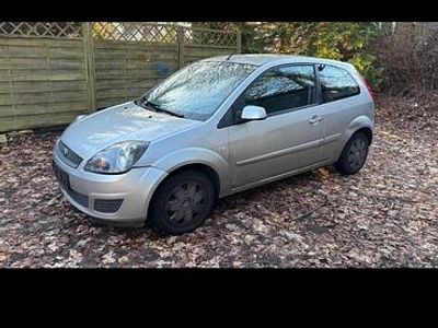 Gebraucht Ford Fiesta 60 PS (44 kW) 2007 Silber Kleinwagen