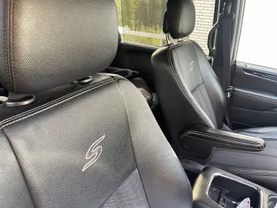 Gebraucht Lancia Voyager S 178 PS (130 kW) 2014 Grau Van / Kleinbus