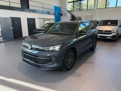 Gebraucht VW Tiguan Goal 150 PS (110 kW) 2025 Grau SUV
