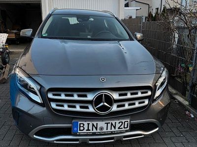 Gebraucht Mercedes GLA180 122 PS (89 kW) 2019 Grau SUV