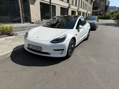Gebraucht Tesla Model 3 Standard Range Plus 239 kW (325 PS) 2021 Weiß Limousine