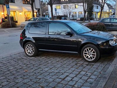 Usado VW Golf 105 HP (77 kW) 2003 Preto Coupé